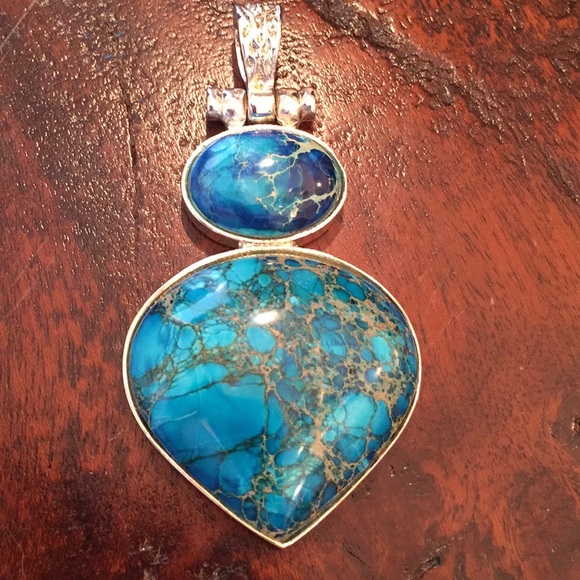 Jewelry - Dyed jasper pendant